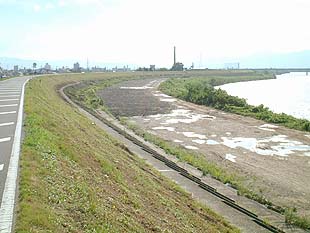 仕切り堤防の跡