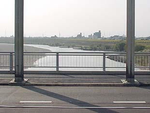 下流側歩道 工事後